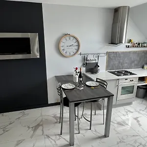Logement Studio , Quintin France
