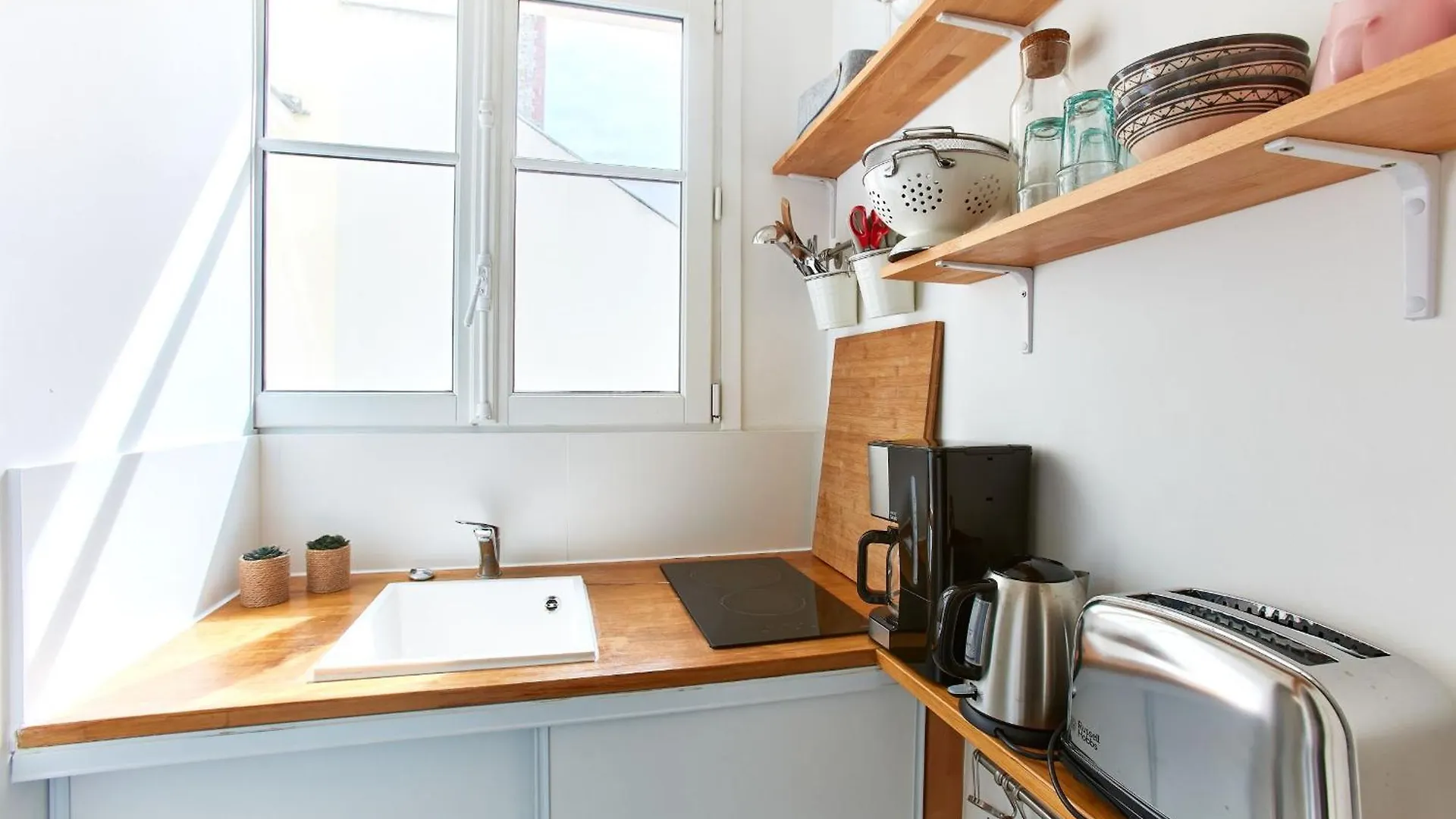 Apartment Montmartre & Rue Durantin - 1Br - Cityapartmentstay Paris
