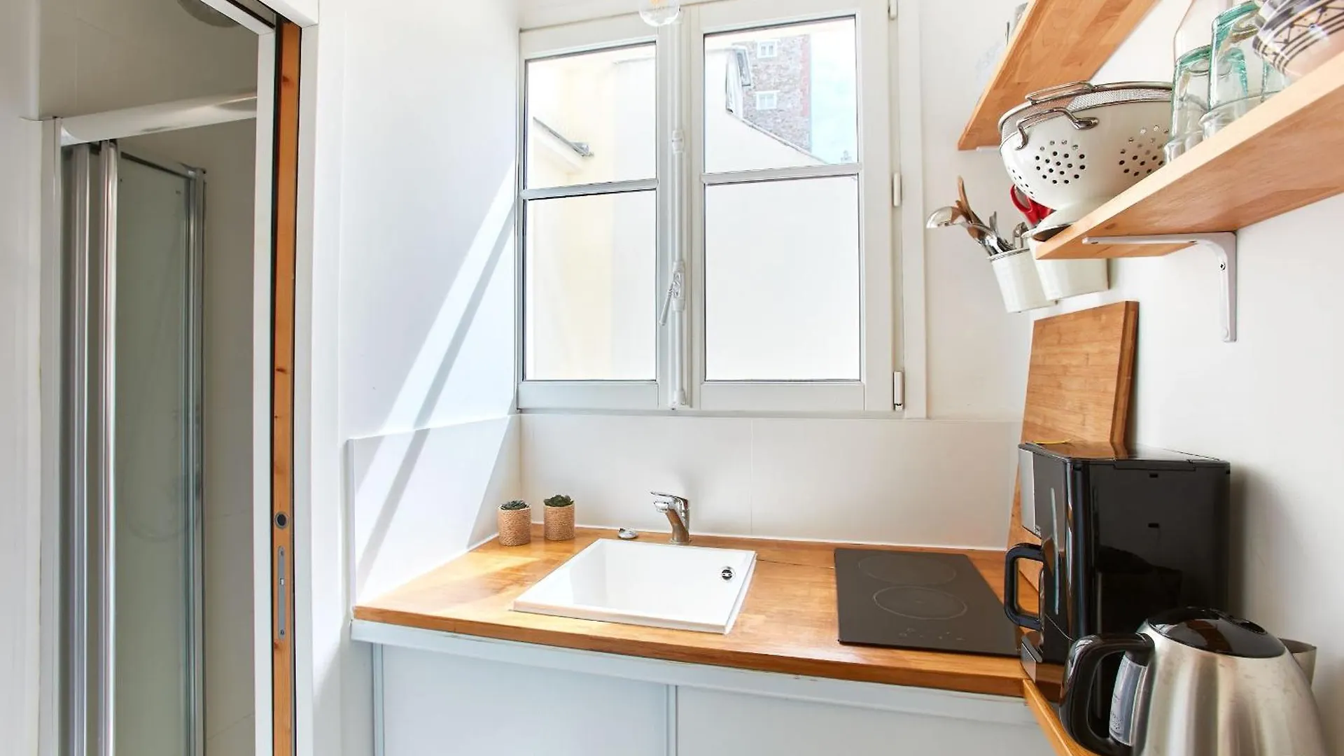 Montmartre & Rue Durantin - 1Br - Cityapartmentstay Paris 0*,  France
